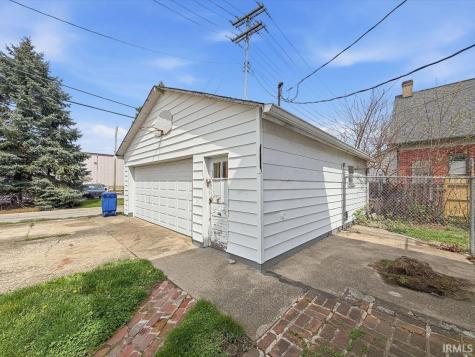 204 E Pennsylvania Street Shelbyville IN 46176