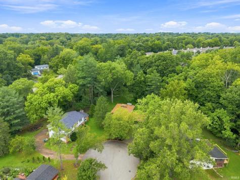 2202 Belhaven Court Bloomington IN 47401