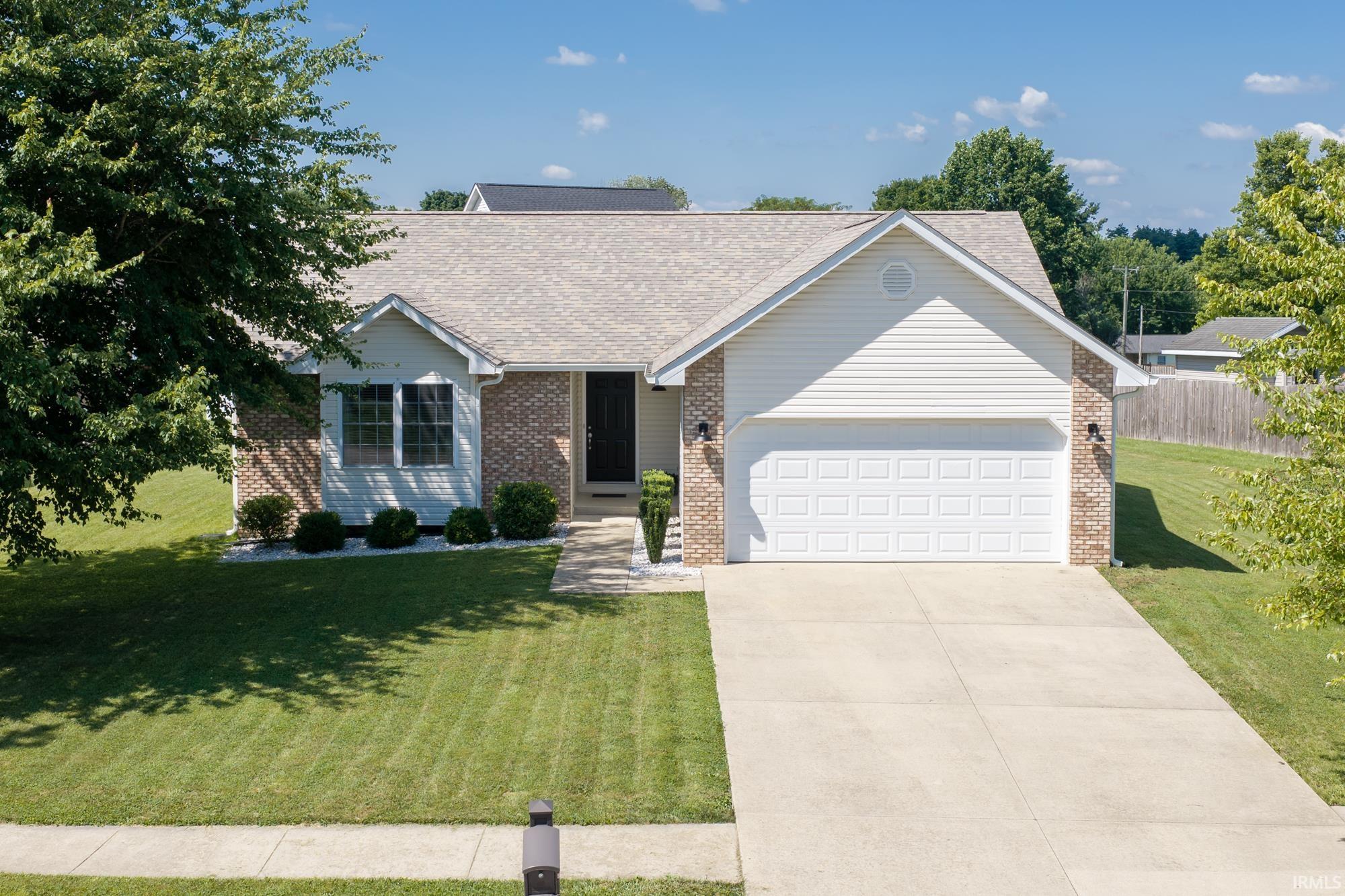 Bloomington IN, 7126 W Prominence Pointe