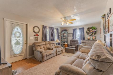 998 S State Road 61 Winslow IN 47598