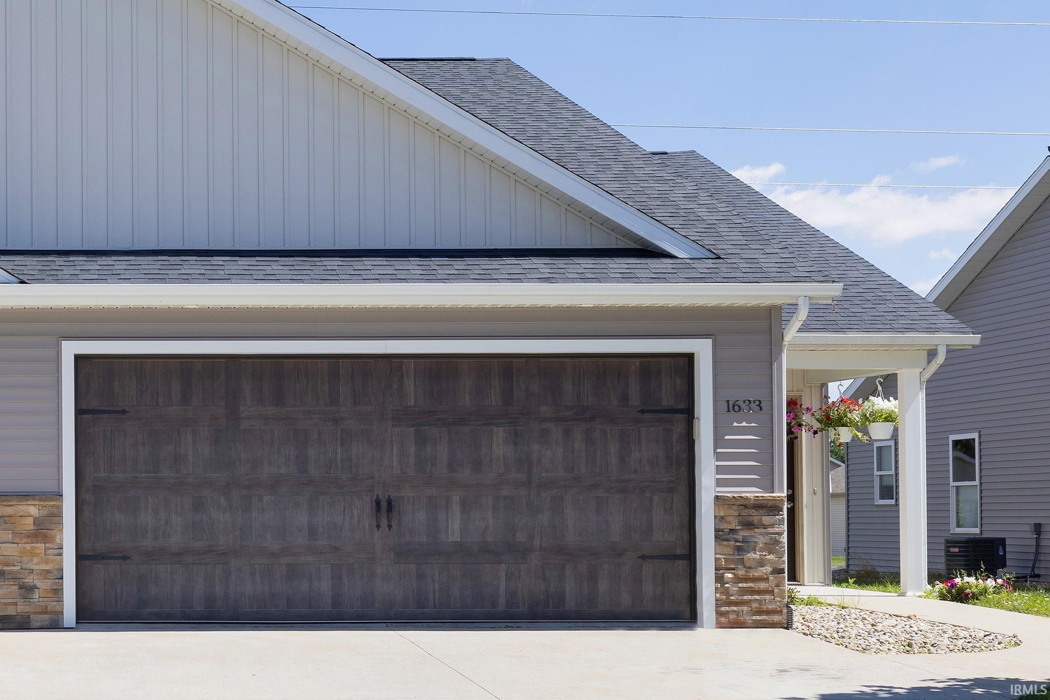 1633 Clover Creek Lane Goshen IN 46526