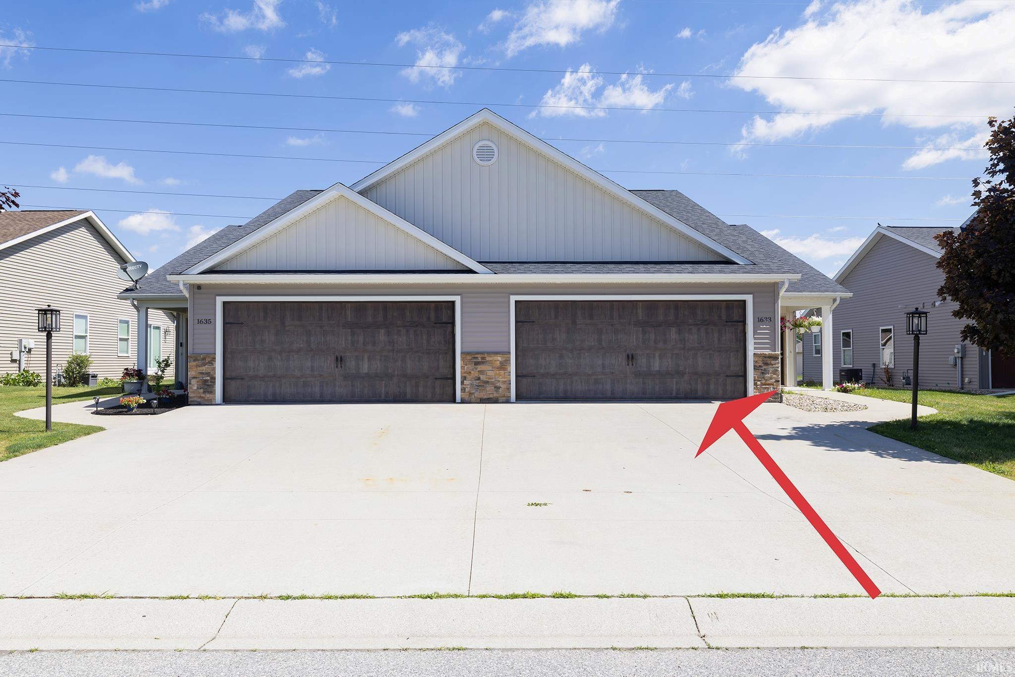 1633 Clover Creek Lane Goshen IN 46526