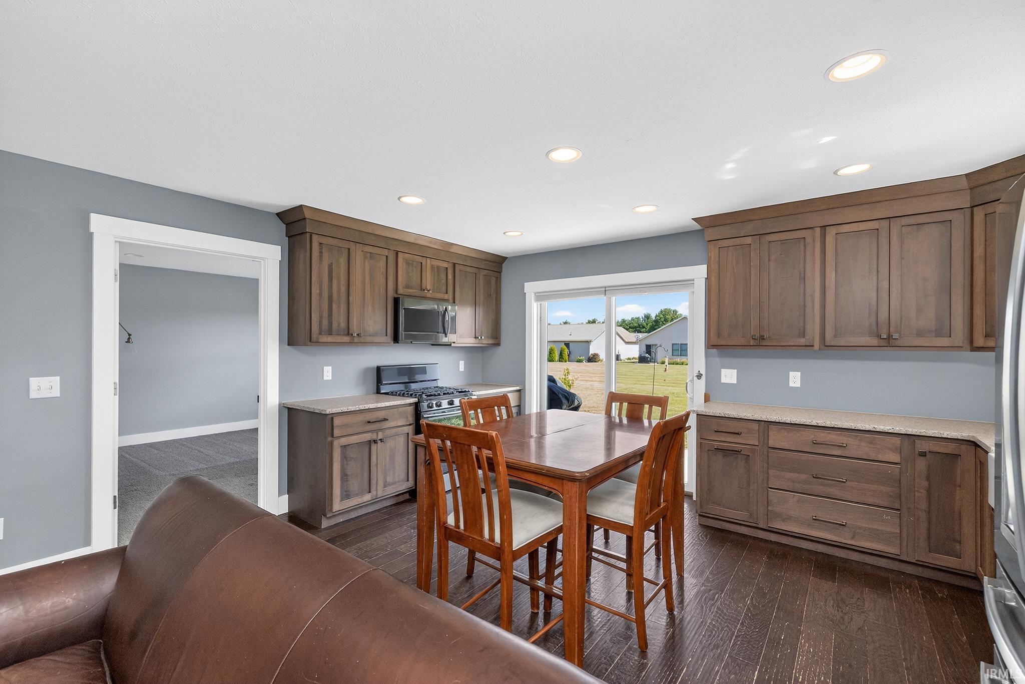 1633 Clover Creek Lane Goshen IN 46526