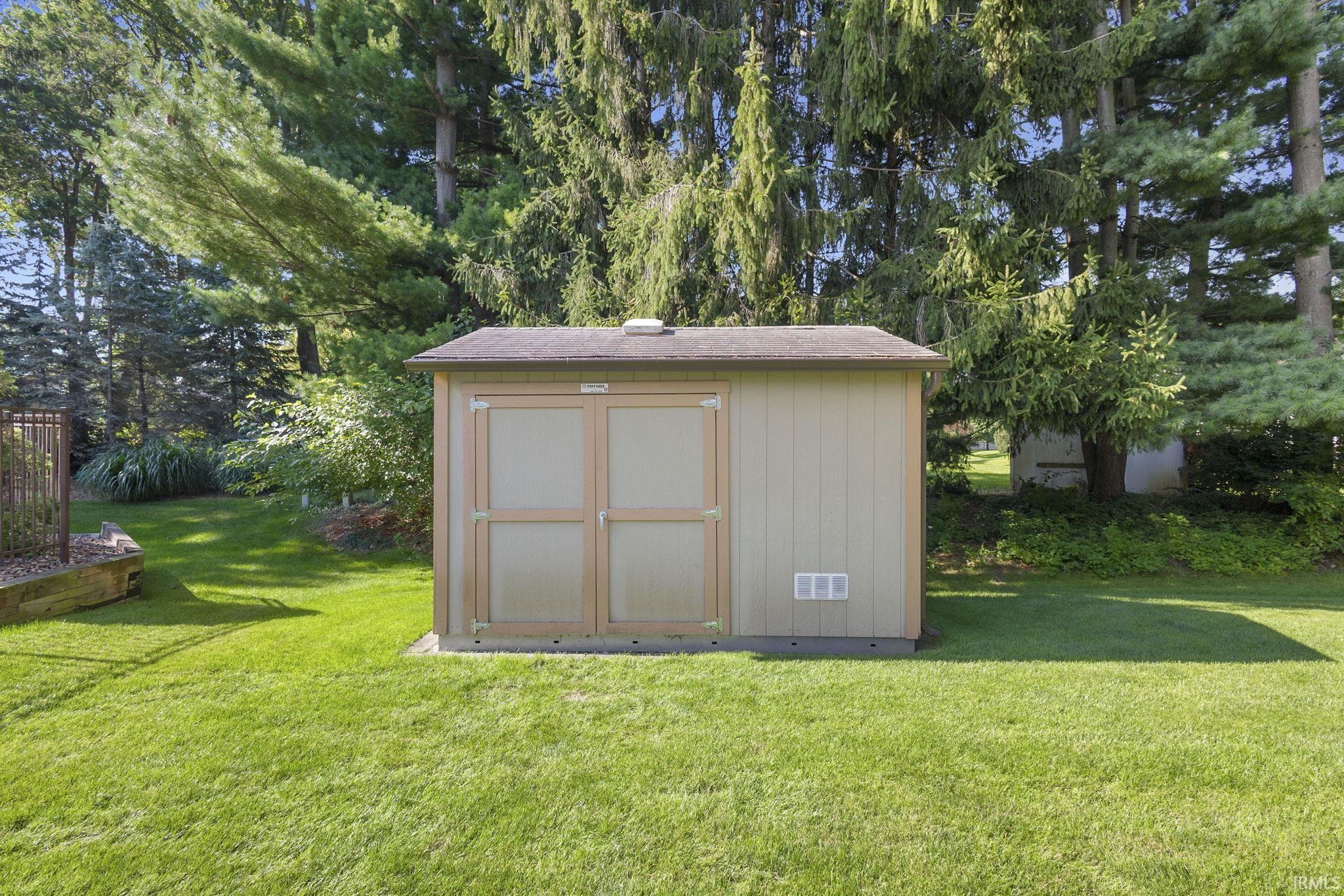 23590 Cedar Knoll Circle Elkhart IN 46516