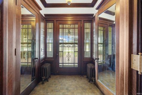 103 E Walnut Street Chalmers IN 47929