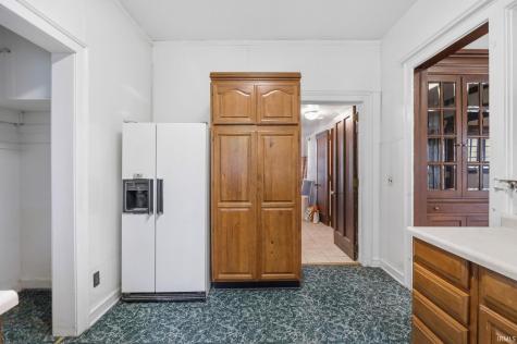 103 E Walnut Street Chalmers IN 47929