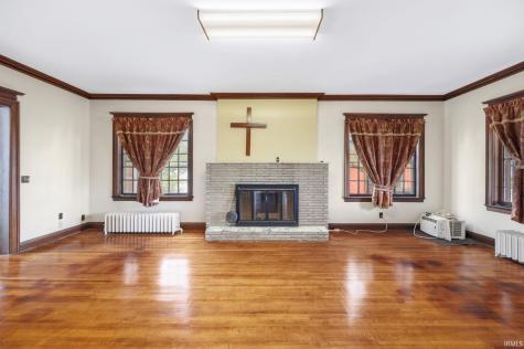 103 E Walnut Street Chalmers IN 47929