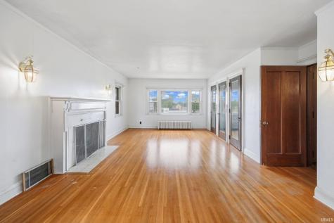 103 E Walnut Street Chalmers IN 47929