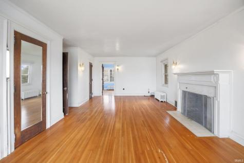 103 E Walnut Street Chalmers IN 47929