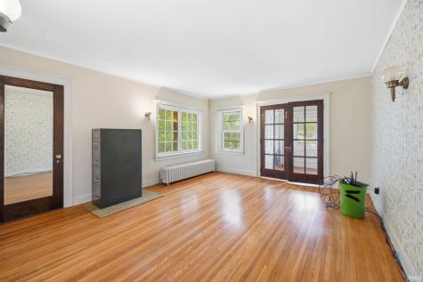 103 E Walnut Street Chalmers IN 47929