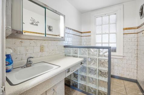 103 E Walnut Street Chalmers IN 47929