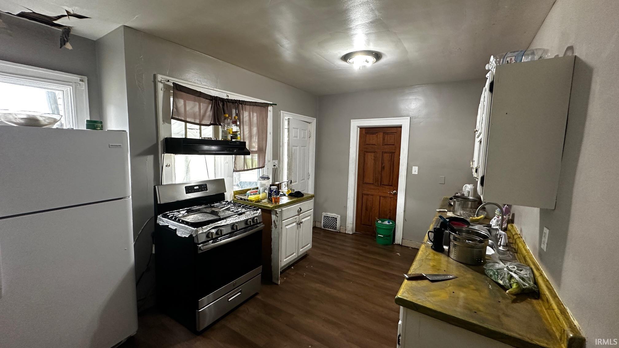 1011 Benham Court Elkhart IN 46516