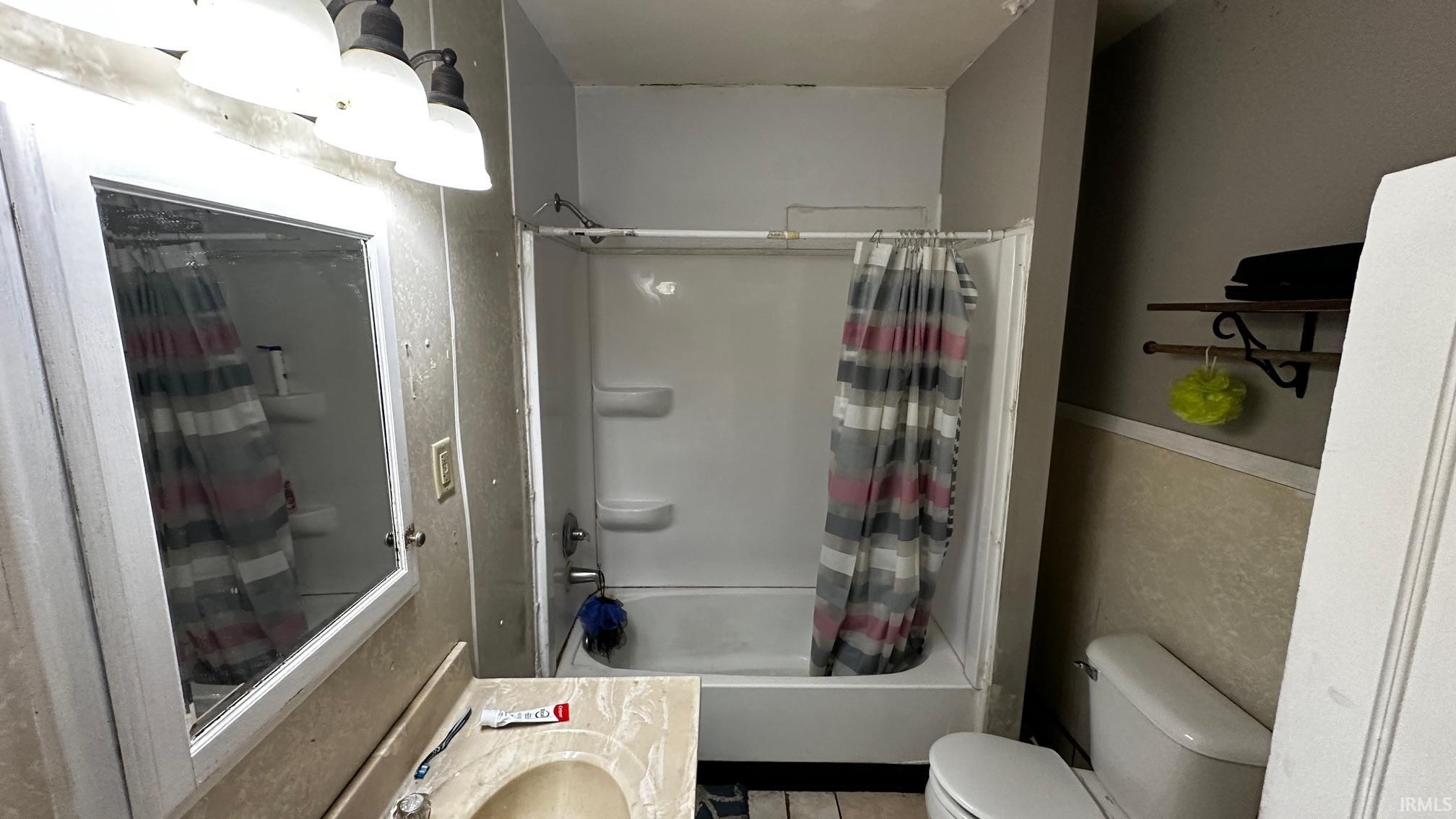 1011 Benham Court Elkhart IN 46516