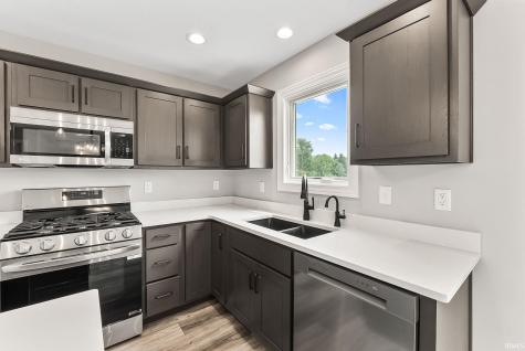 172 W Wind Trail Avilla IN 46710