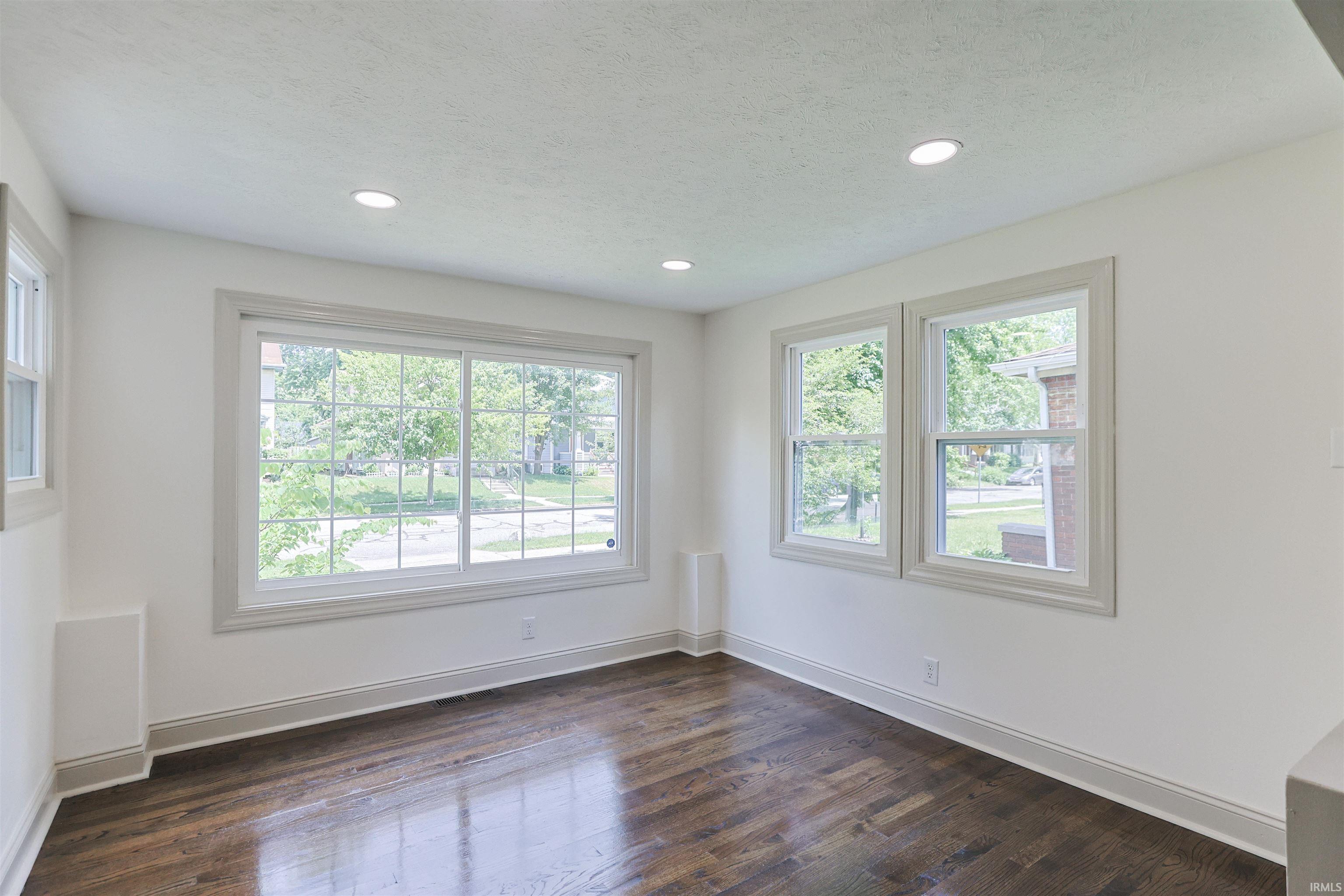 336 Parkovash Avenue South Bend IN 46617