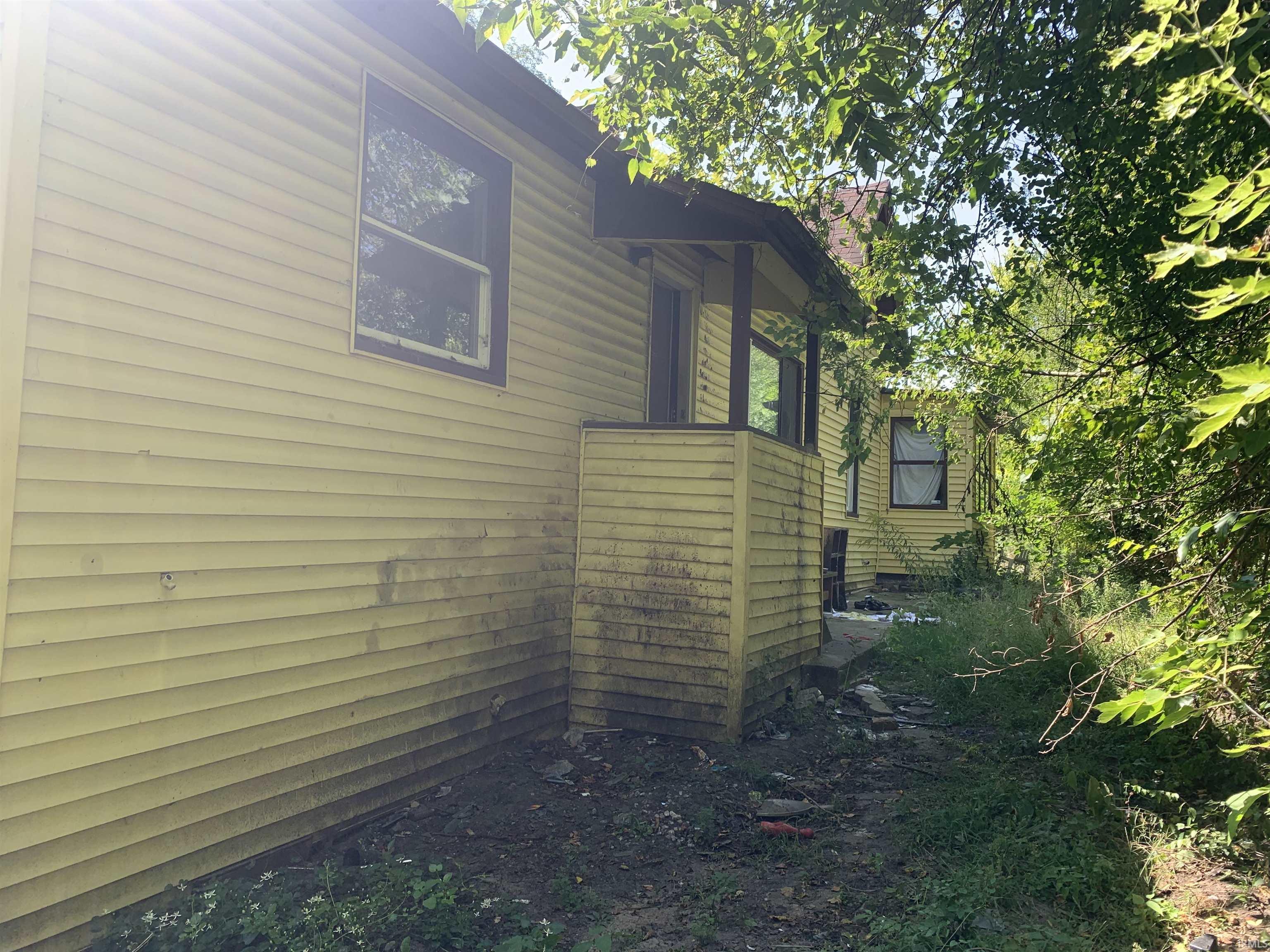 524 Euclid Avenue South Bend IN 46628