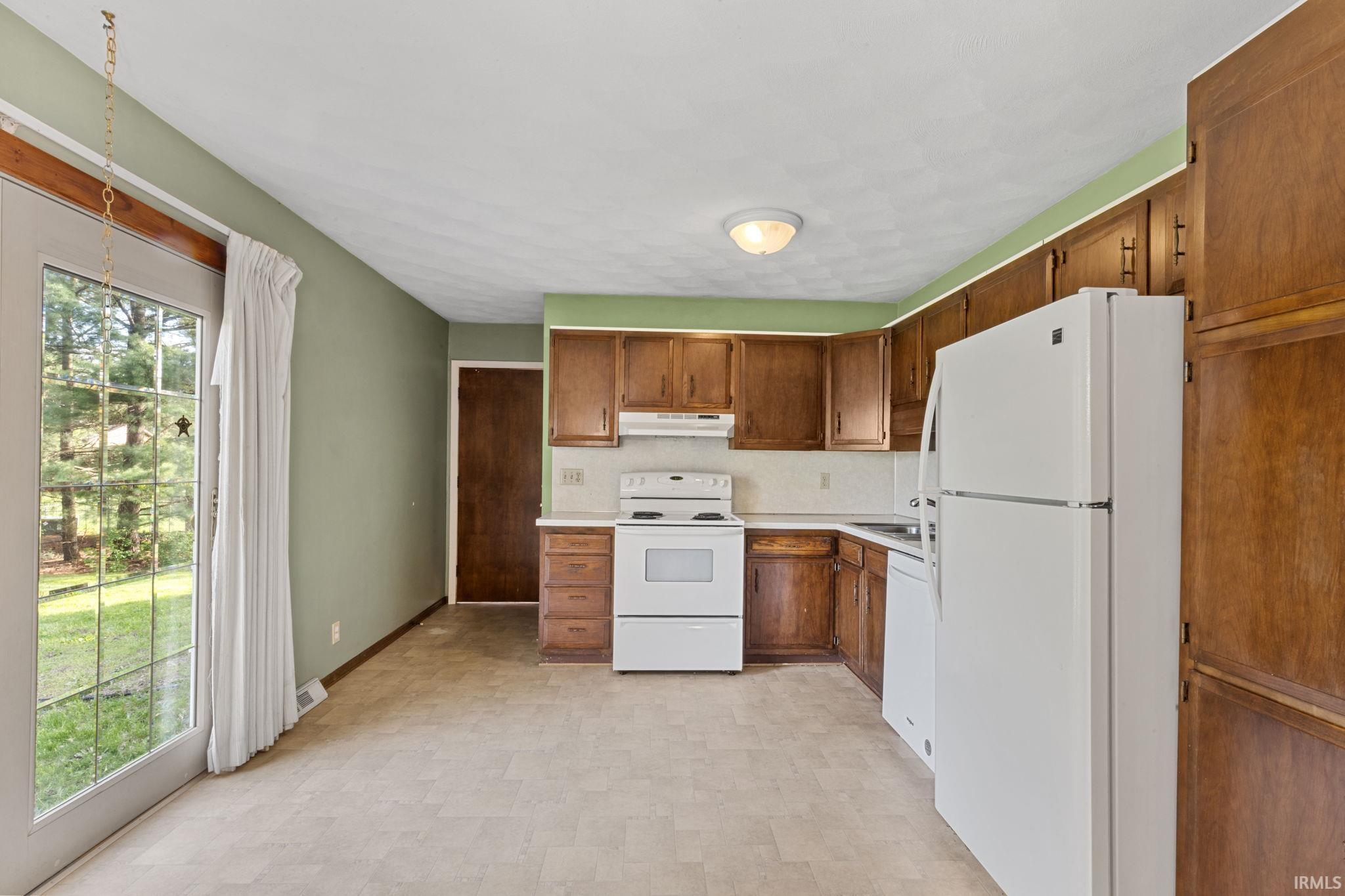 53731 Pine Tree Court Elkhart IN 46514