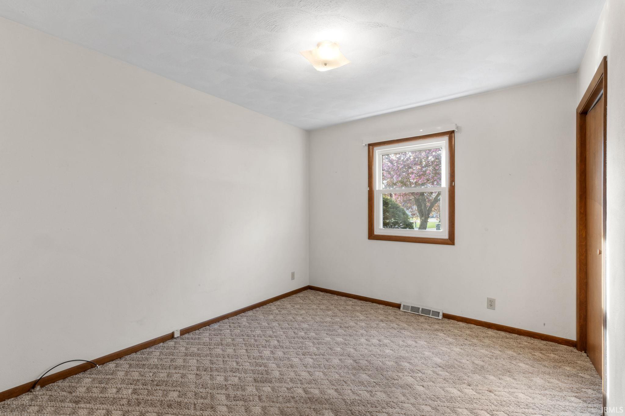 53731 Pine Tree Court Elkhart IN 46514