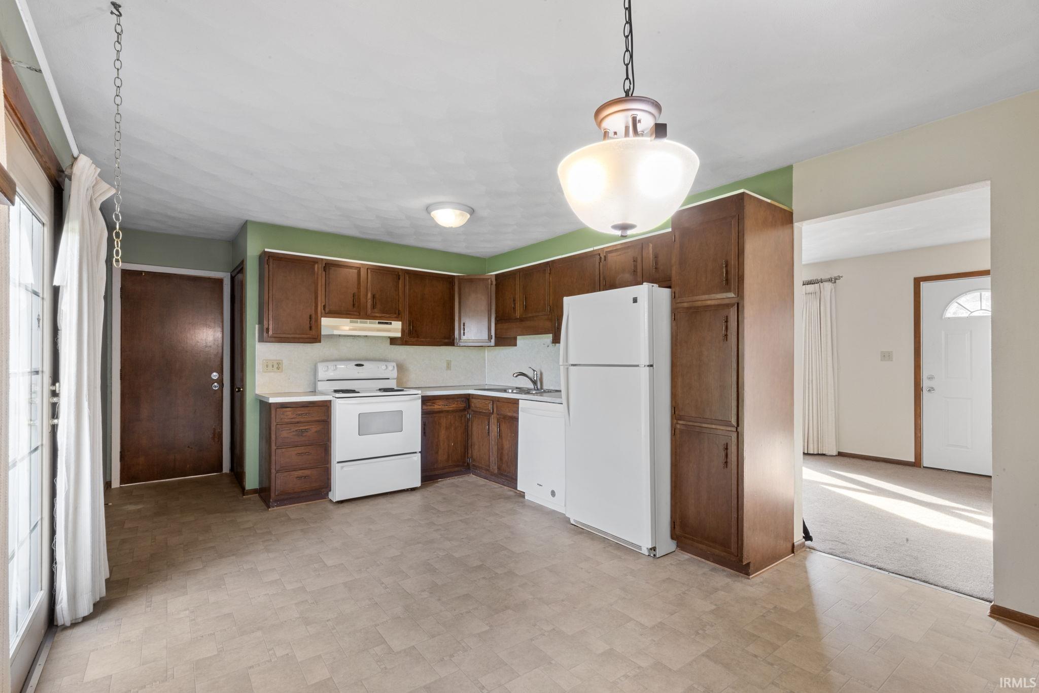 53731 Pine Tree Court Elkhart IN 46514