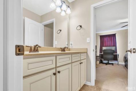 5372 W Cobblestone Street Bloomington IN 47403