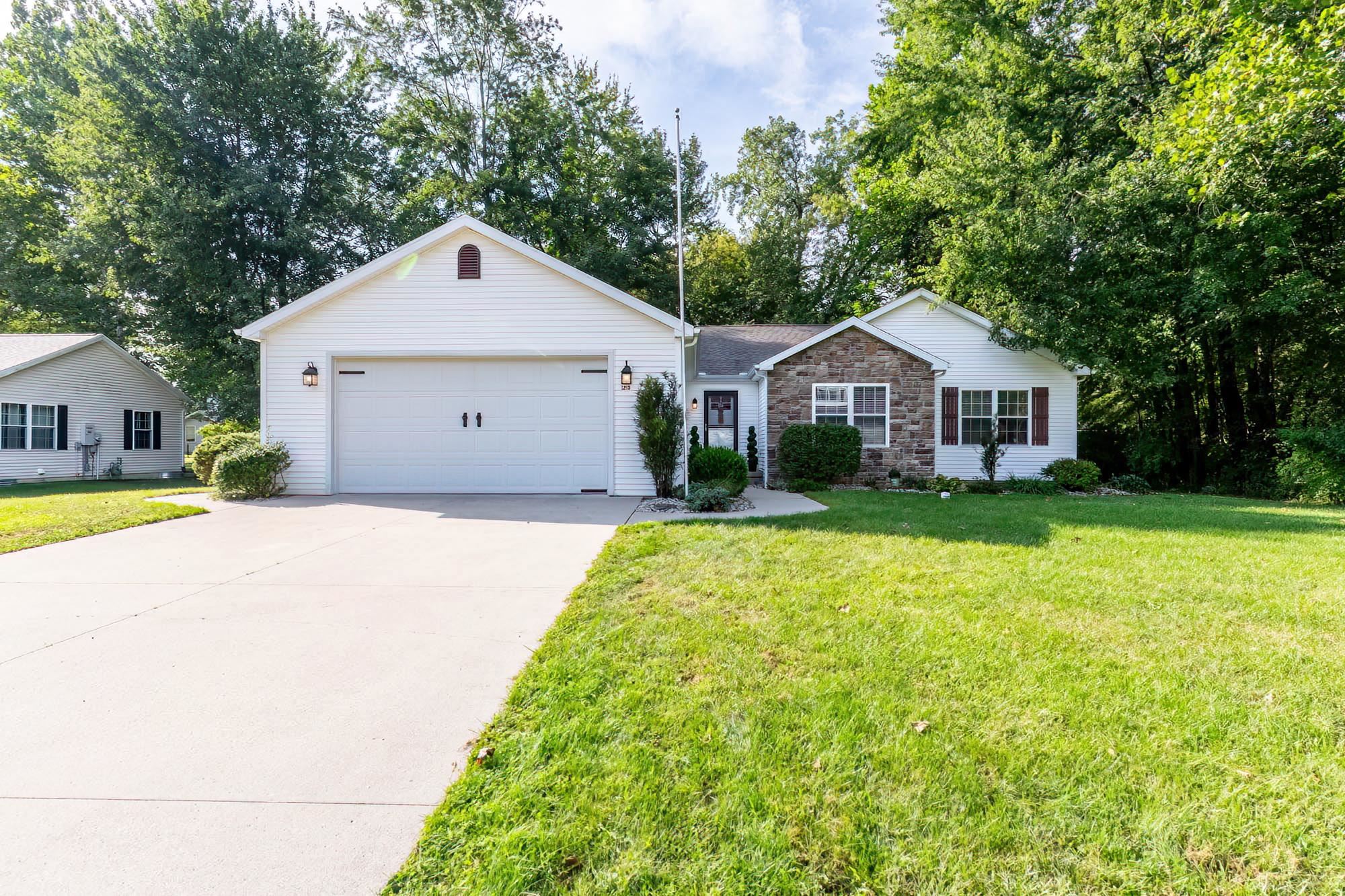 1215 Duncan Drive Warsaw IN 46580