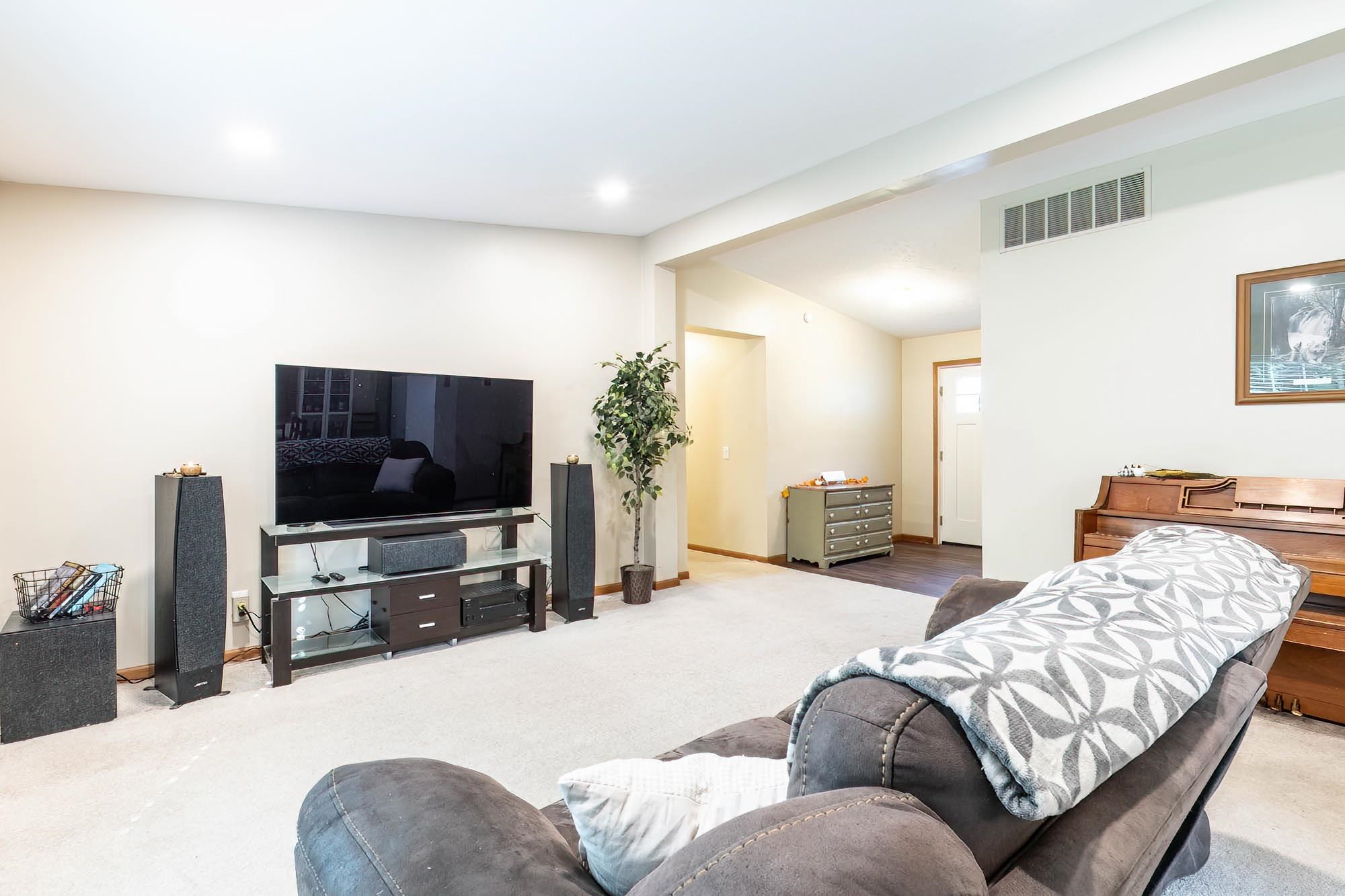 1215 Duncan Drive Warsaw IN 46580