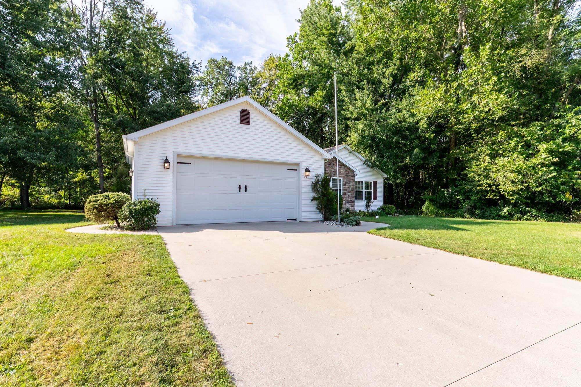 1215 Duncan Drive Warsaw IN 46580