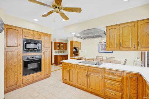 11051 Kahre Court Evansville IN 47710