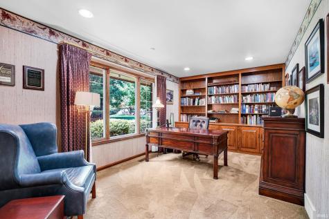 11051 Kahre Court Evansville IN 47710