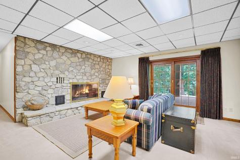11051 Kahre Court Evansville IN 47710