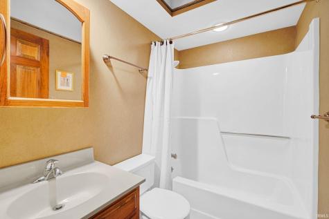 11051 Kahre Court Evansville IN 47710