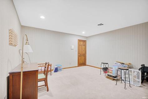 11051 Kahre Court Evansville IN 47710