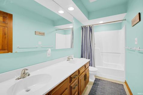 11051 Kahre Court Evansville IN 47710