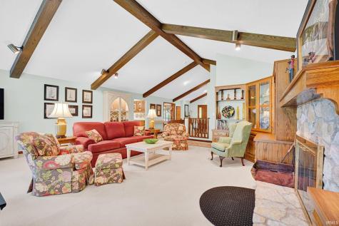 11051 Kahre Court Evansville IN 47710