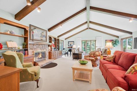 11051 Kahre Court Evansville IN 47710