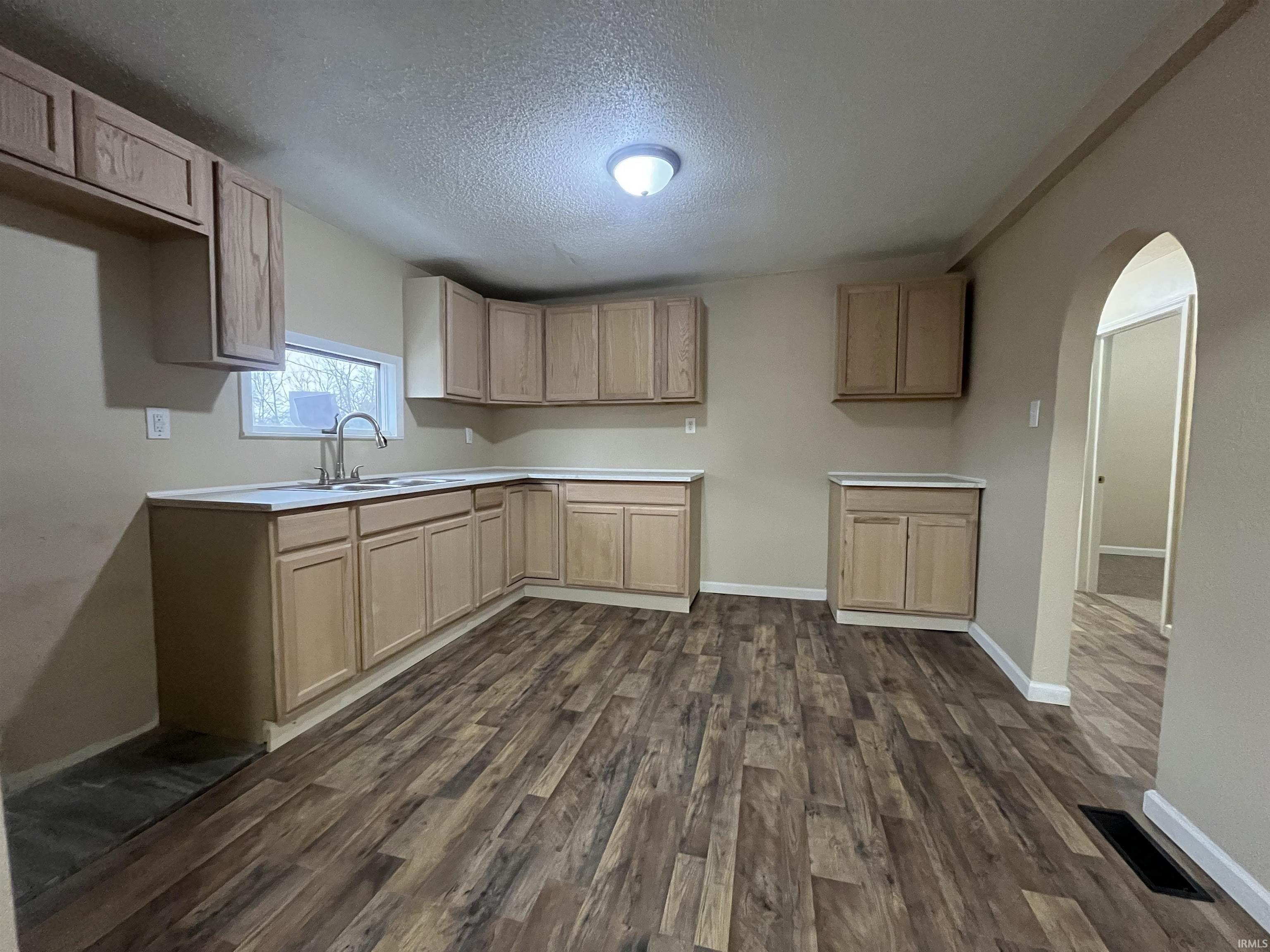 726 W Calvert Street South Bend IN 46613