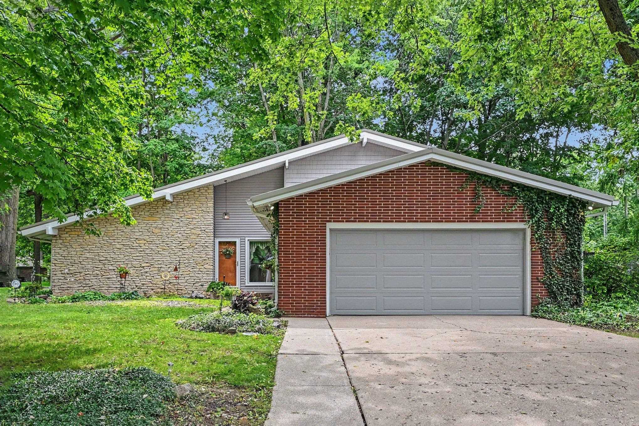 1 Meadow Lane Nappanee IN 46550