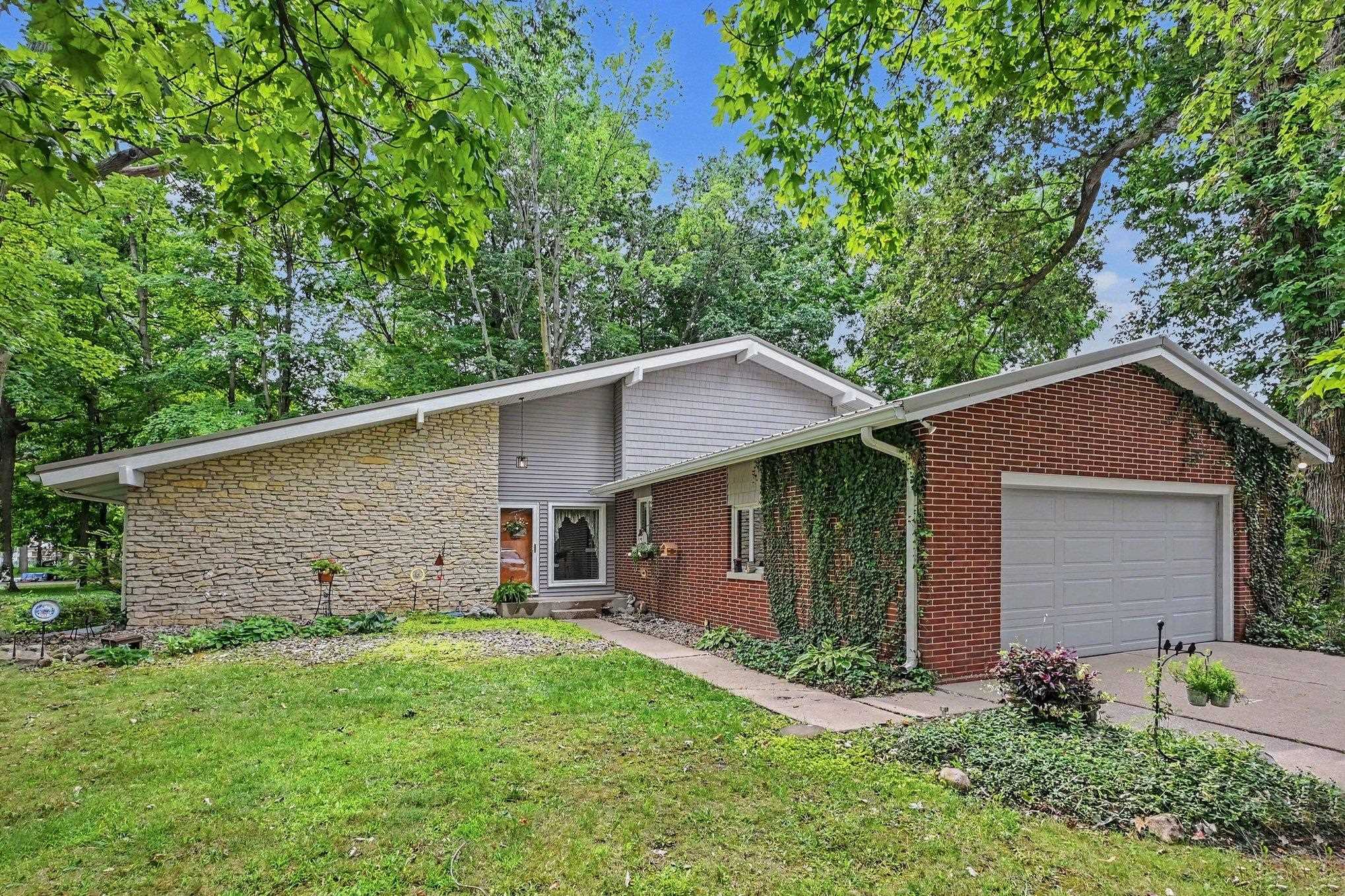 1 Meadow Lane Nappanee IN 46550