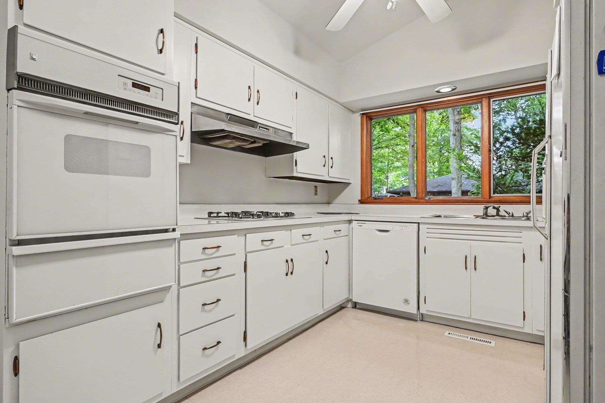 1 Meadow Lane Nappanee IN 46550