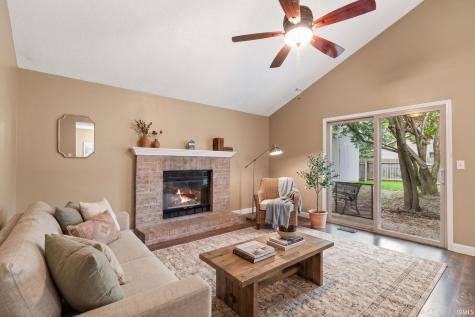 5932 Horseshoe Bend Fort Wayne IN 46825