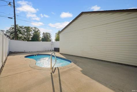 611 N 8th Street Mitchell IN 47446
