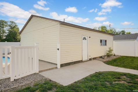 611 N 8th Street Mitchell IN 47446