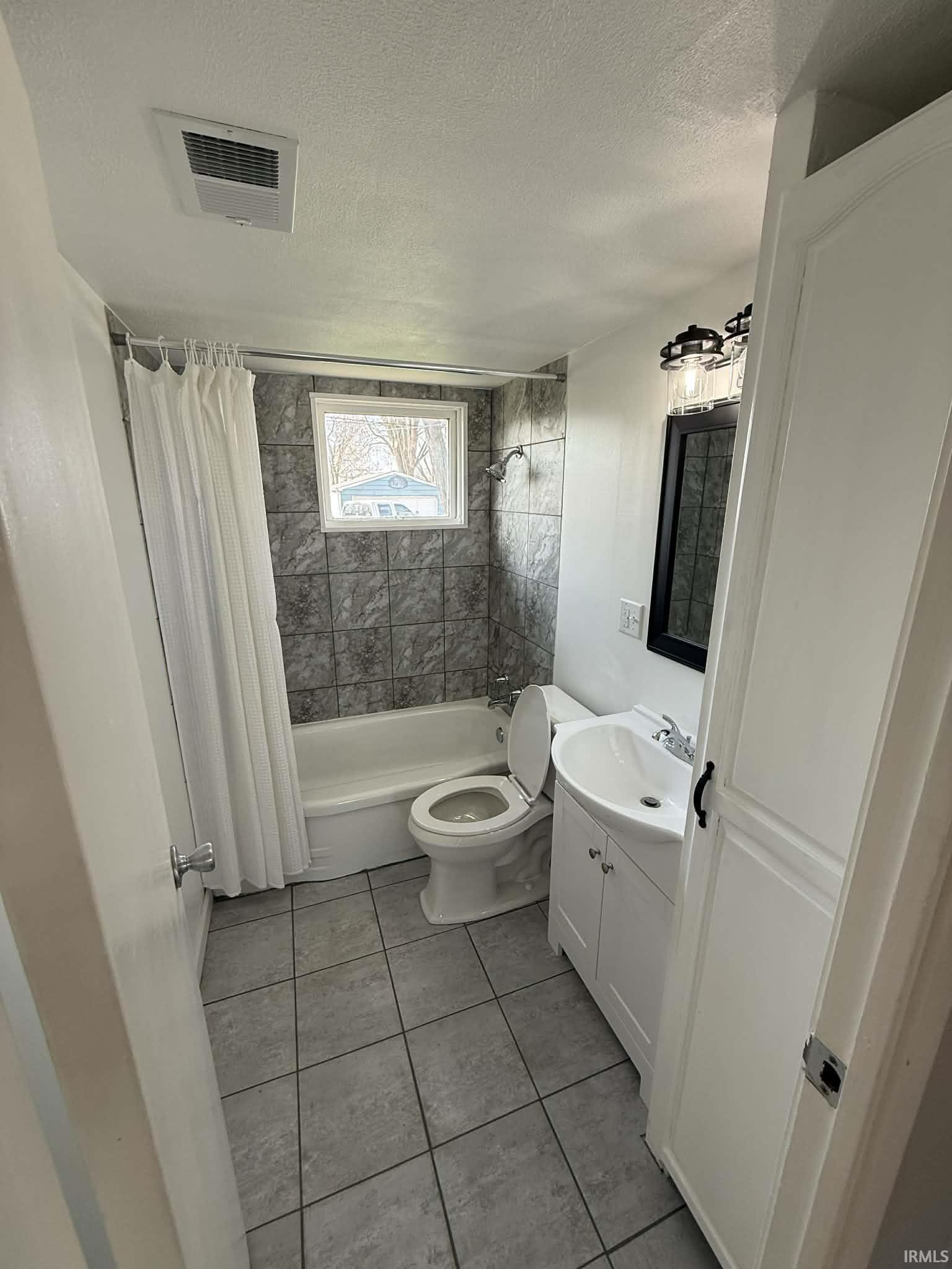 807 W Lowell Avenue Mishawaka IN 46545