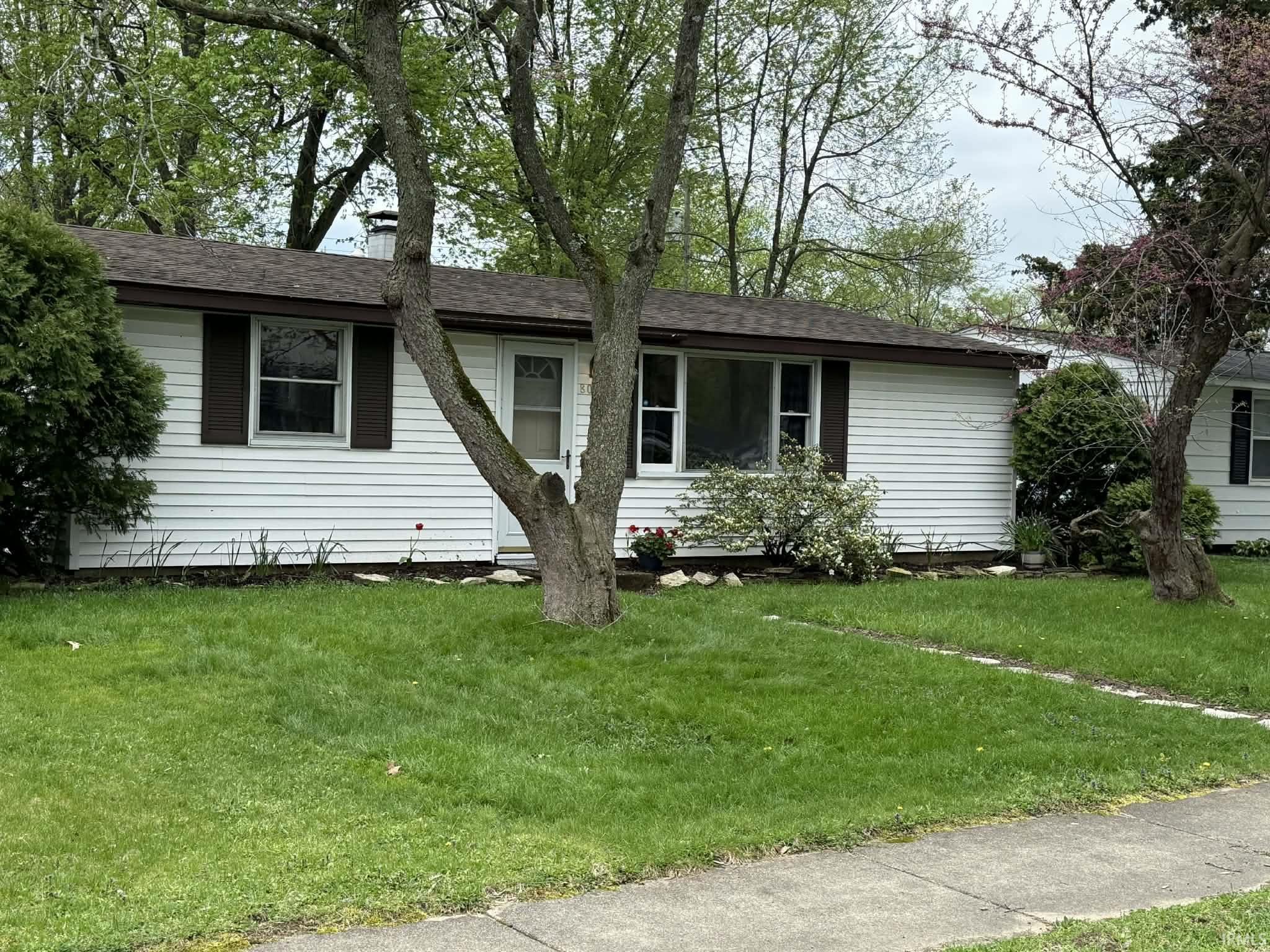 807 W Lowell Avenue Mishawaka IN 46545