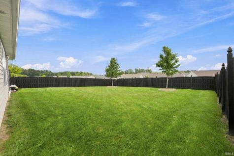 1818 Midsummer Night Cove Fort Wayne IN 46818
