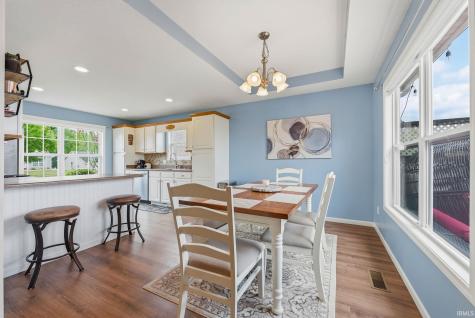 1818 Midsummer Night Cove Fort Wayne IN 46818