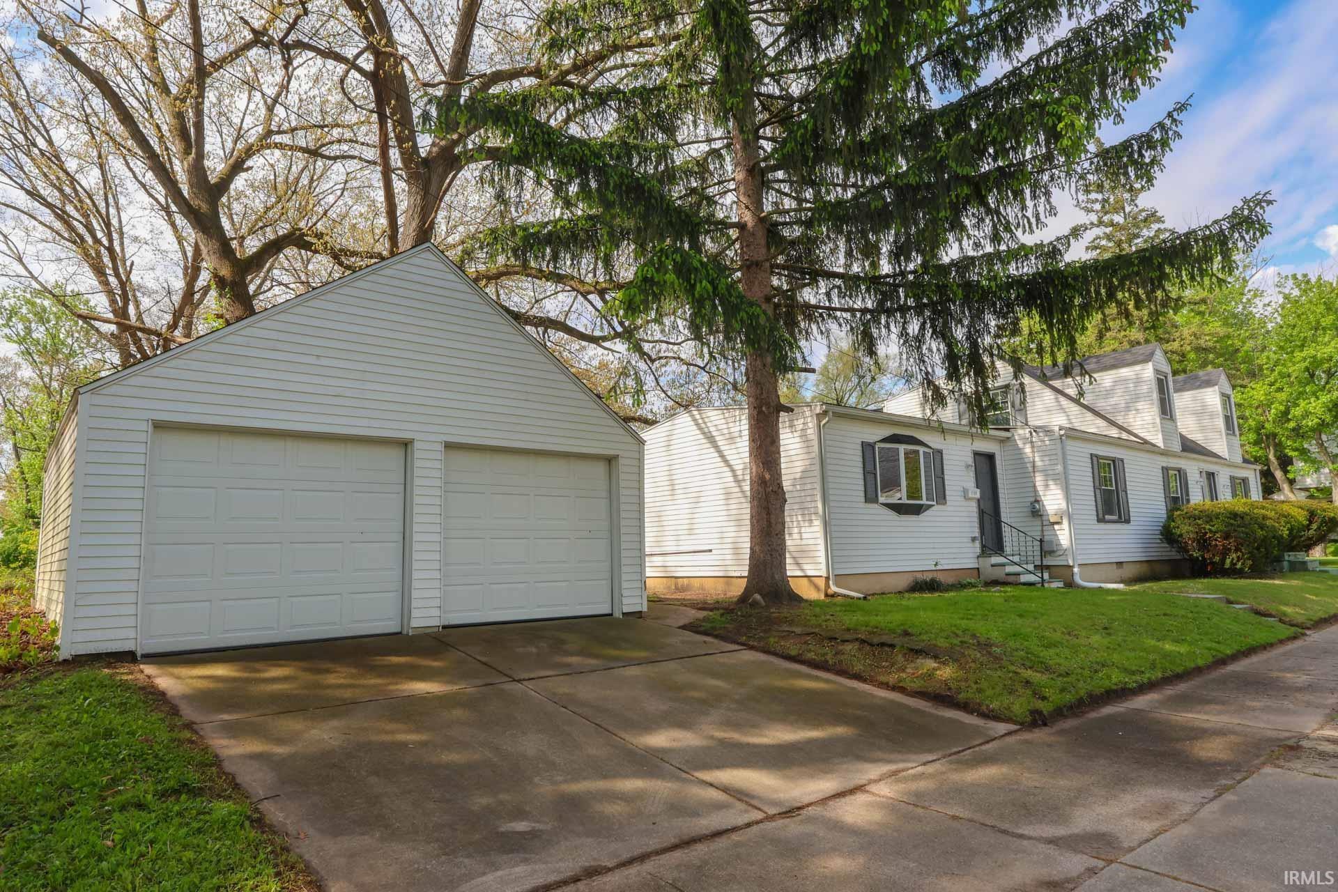 1758 Obrien Street South Bend IN 46628