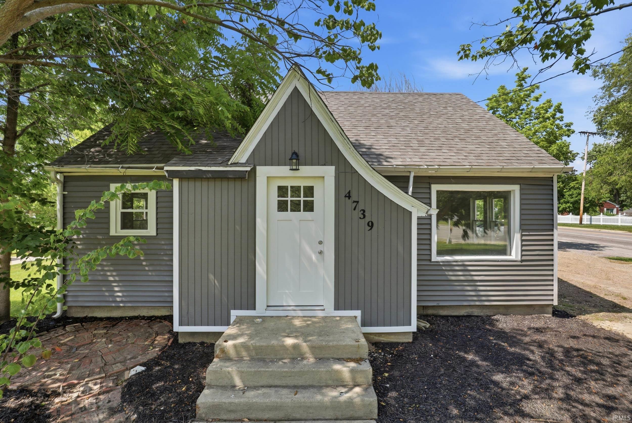 4739 Stellhorn Road Fort Wayne IN 46815