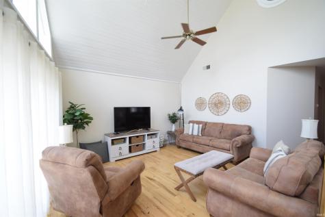 10272 South Channel Drive Syracuse IN 46567