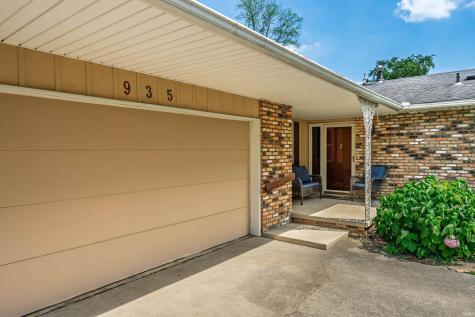 935 S Westchester Park Drive Yorktown IN 47396